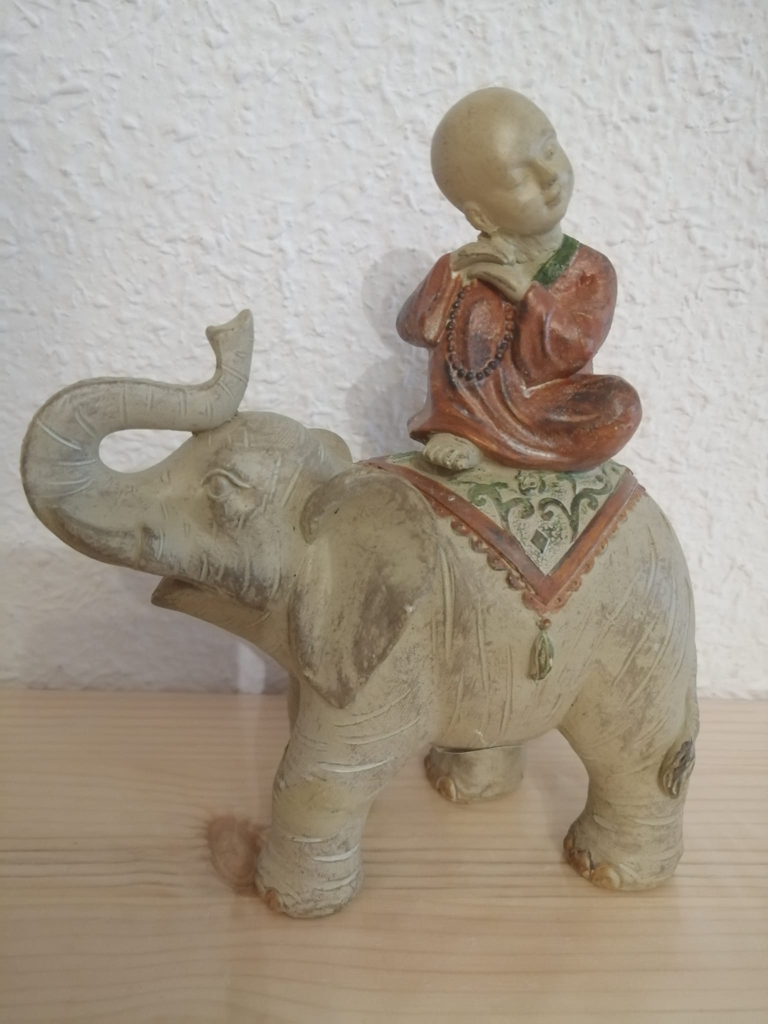 Elefante con monje decoración meditación budista